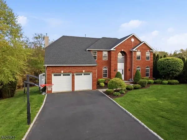 5 Robert Ct, Monroe Twp., NJ 08831