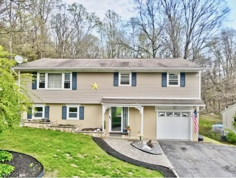 51 Lounsberry Hollow Rd, Vernon Valley, NJ 07461 - #1
