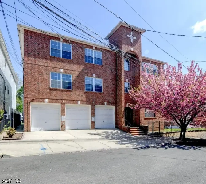 15-21 Oraton St, Newark, NJ 07104 - #1