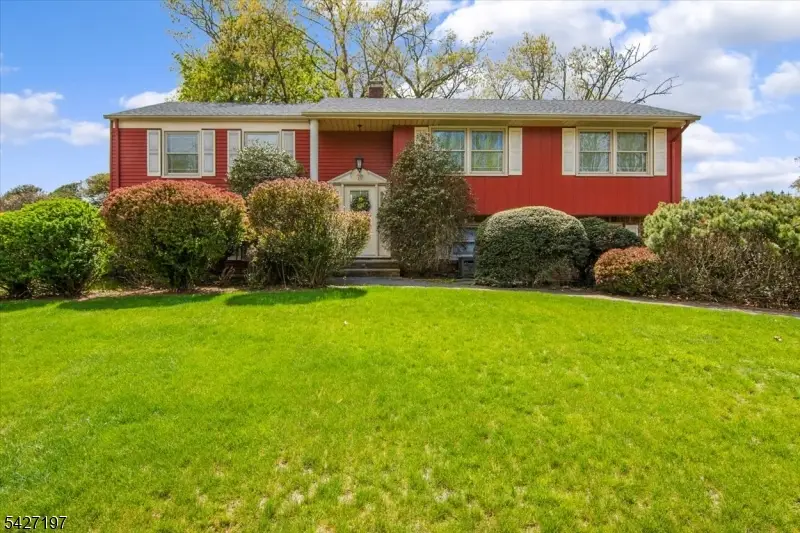 8 Wedgewood Dr, Wayne, NJ 07470 - #1