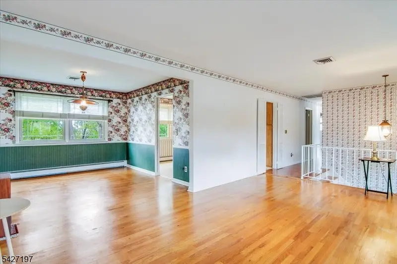 8 Wedgewood Dr, Wayne, NJ 07470 - #2