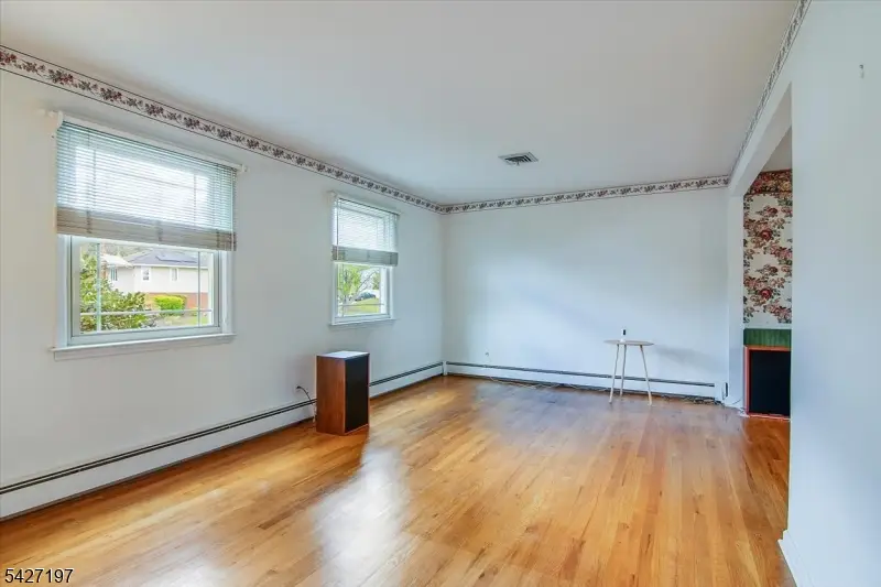 8 Wedgewood Dr, Wayne, NJ 07470 - #3