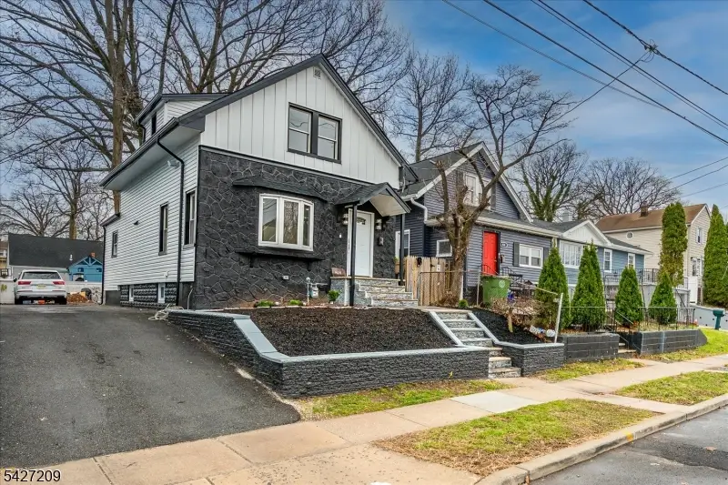 418 E 5th Ave, Roselle, NJ 07203 - #2