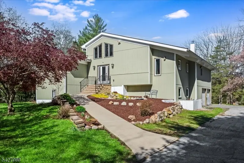 919 Potters Rd, Stillwater, NJ 07860 - #1