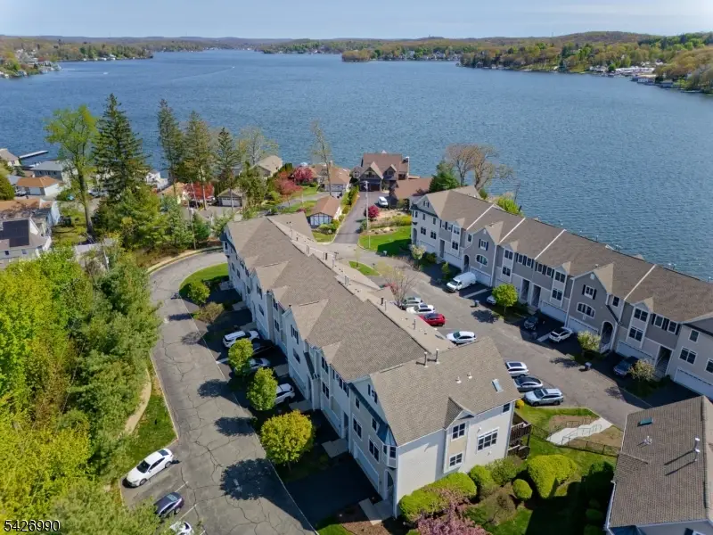 33 Catamaran Ct, Mount Arlington, NJ 07856 - #2