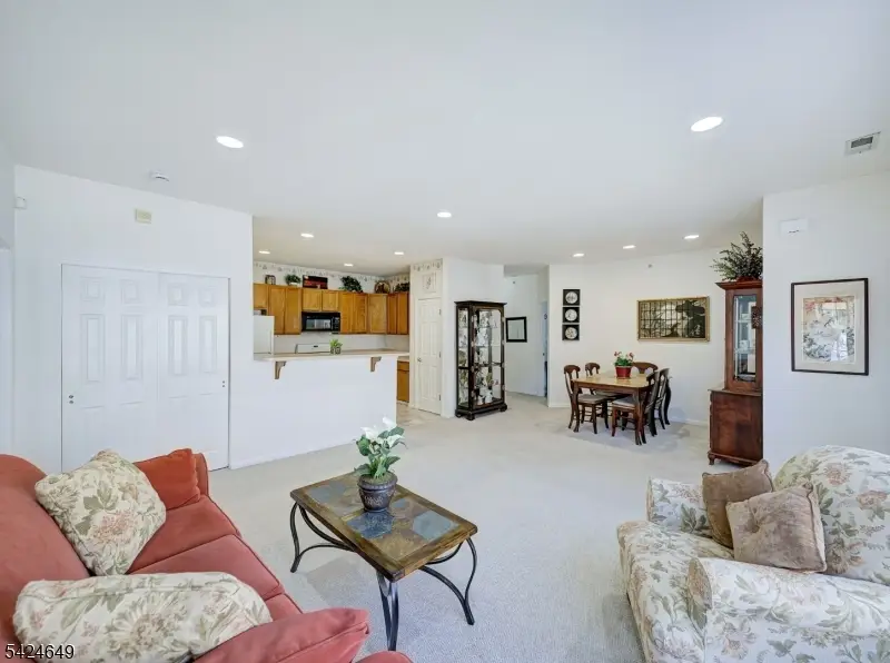 25 Windsor Dr, Lincoln Park, NJ 07035 - #3
