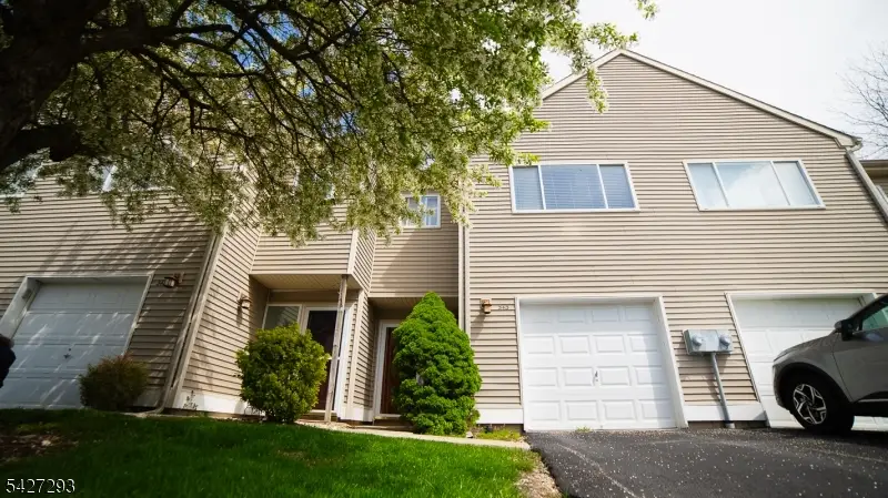 343 Falcon Ridge Way, Hamburg, NJ 07419 - #1