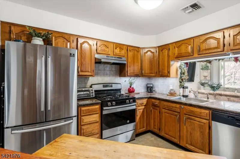 48 Quartz Ln, Paterson, NJ 07501 - #2