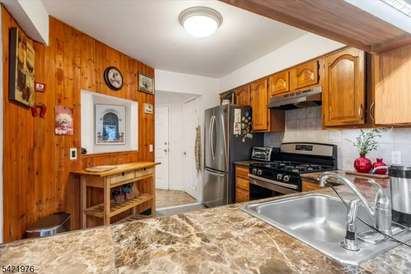 48 Quartz Ln, Paterson, NJ 07501 - #3