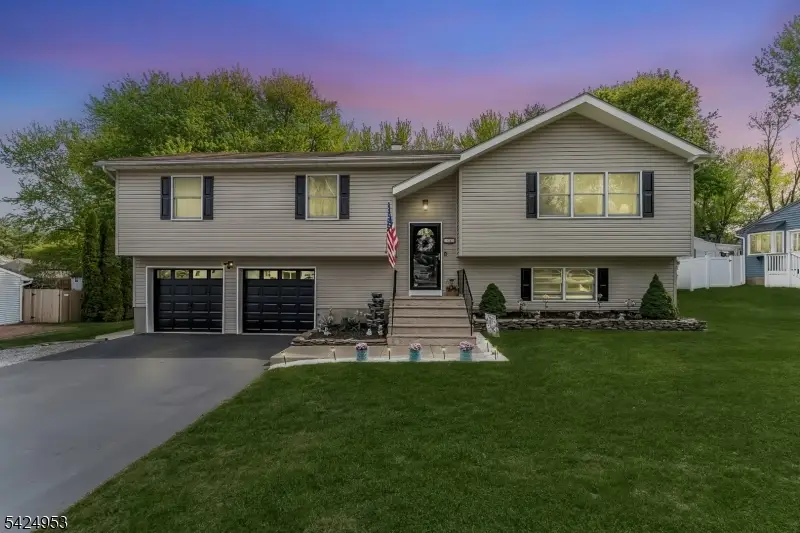 64 Stonehenge Dr, Lopatcong, NJ 08865 - #1