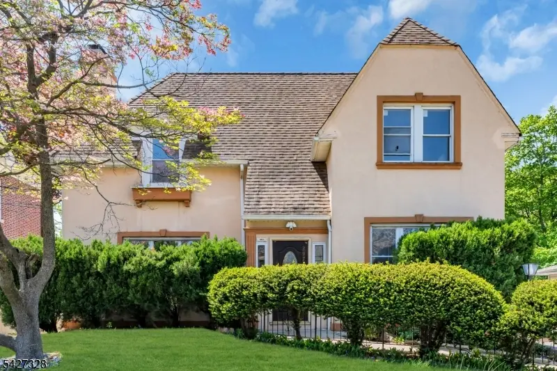 297 Hamilton Pl, Hackensack, NJ 07601 - #1