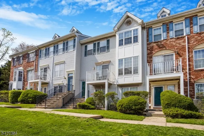 166 Sapphire Ln, Franklin Park, NJ 08823 - #3