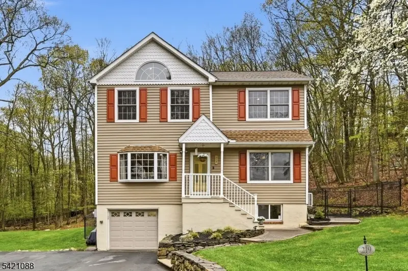 219 Snake Den Rd, Bloomingdale, NJ 07465 - #1