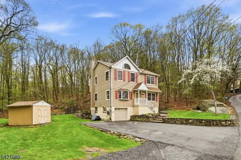 219 Snake Den Rd, Bloomingdale, NJ 07465 - #3