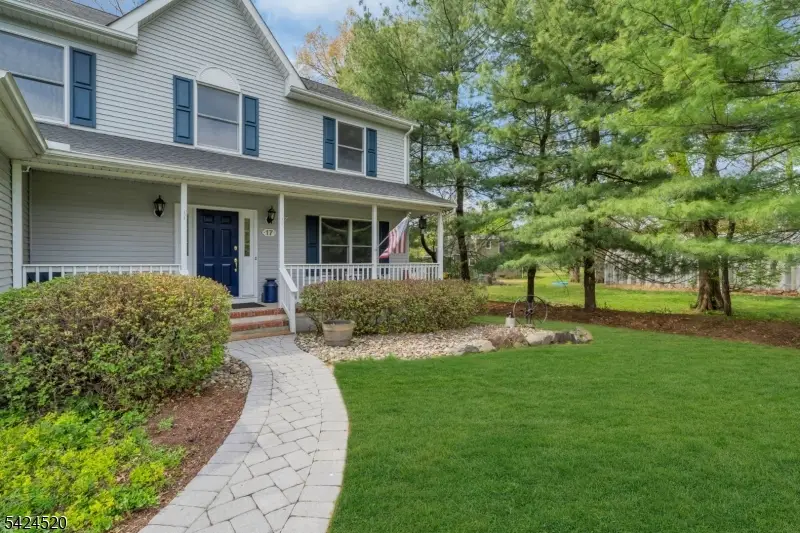 17 Revere St, Bradley Gardens, NJ 08807 - #2