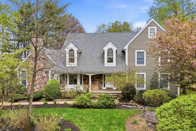 7 Trotters Ln, Mahwah, NJ 07430 - #1