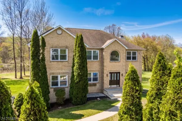 26 Swan Ln, Jefferson Twp., NJ 07849