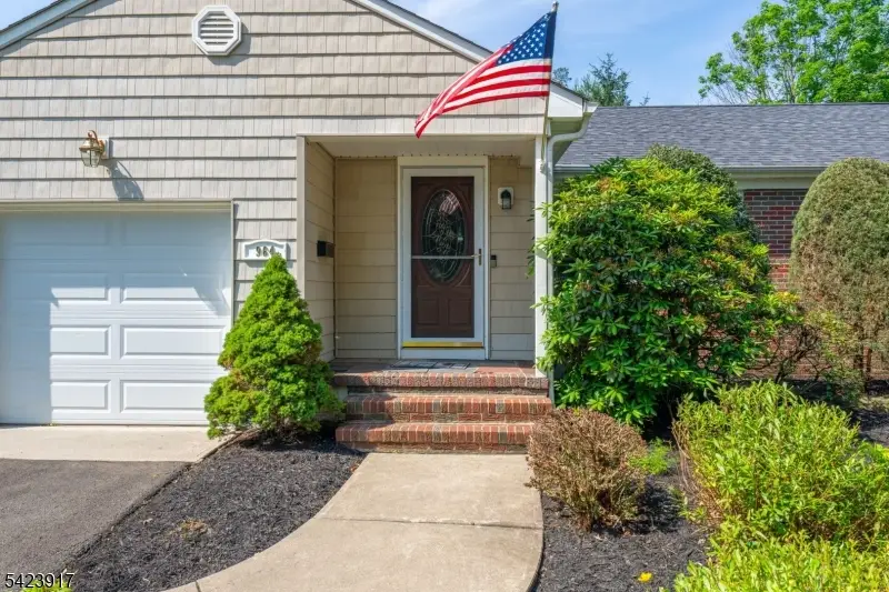 964 Crescent Dr, Rahway, NJ 07065 - #3