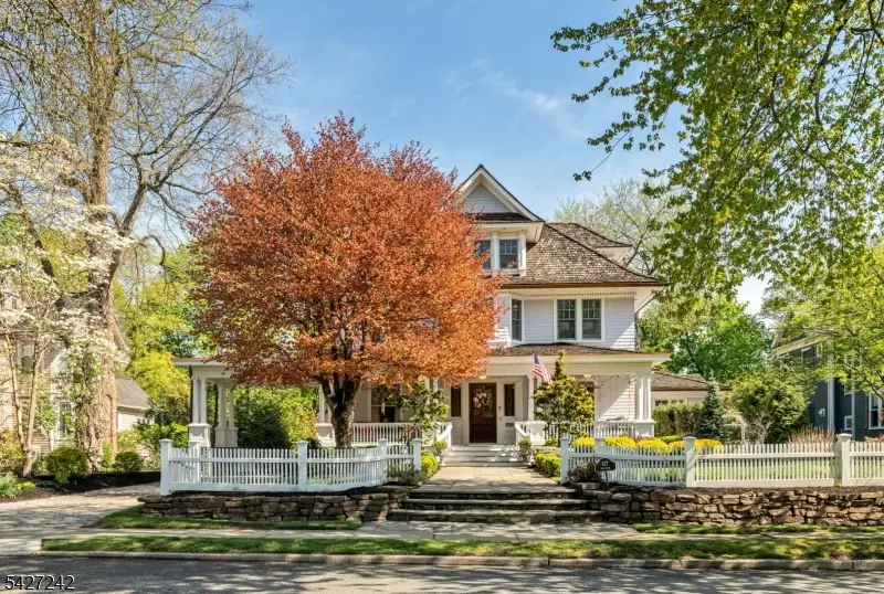 427 Spring Ave, Ridgewood, NJ 07450 - #1