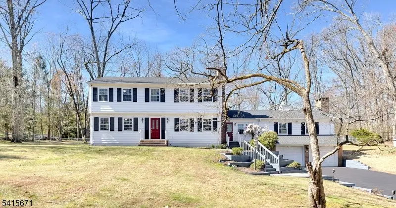 54 Robin Glen Rd, Watchung, NJ 07069 - #2