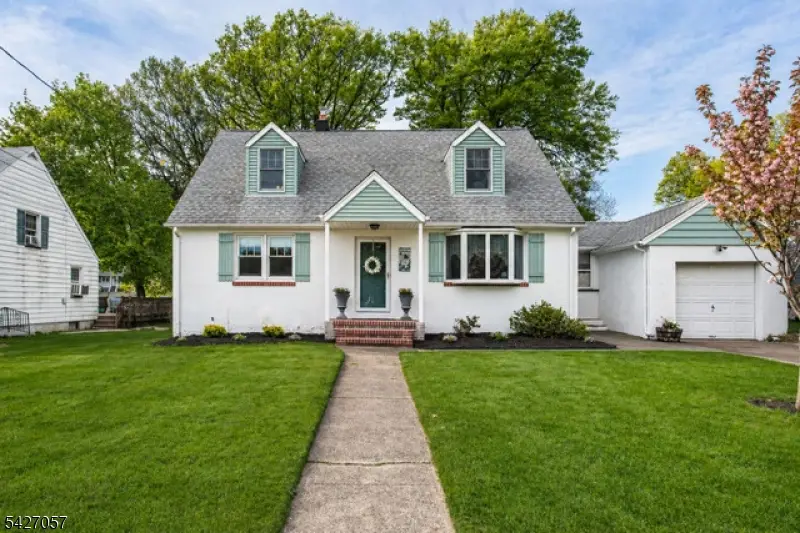 31 Stanley Ct, North Haledon, NJ 07508 - #1