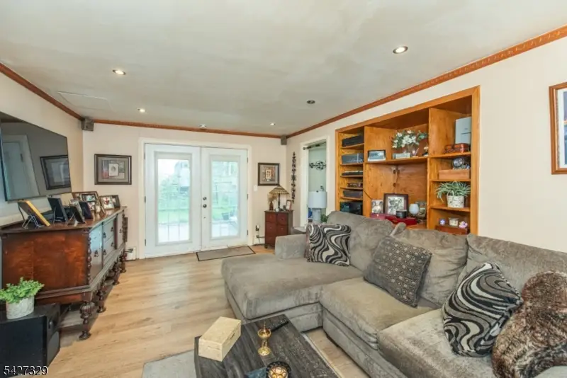 10 Evers Ct, Wayne, NJ 07470 - #2