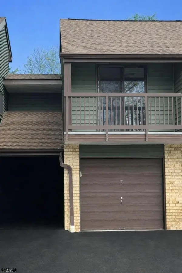 6 Highland Cir, Clinton Twp., NJ 08801