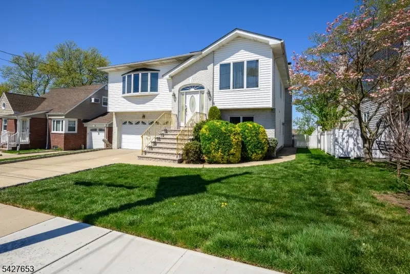 147 11th St, Wood Ridge, NJ 07075 - #1