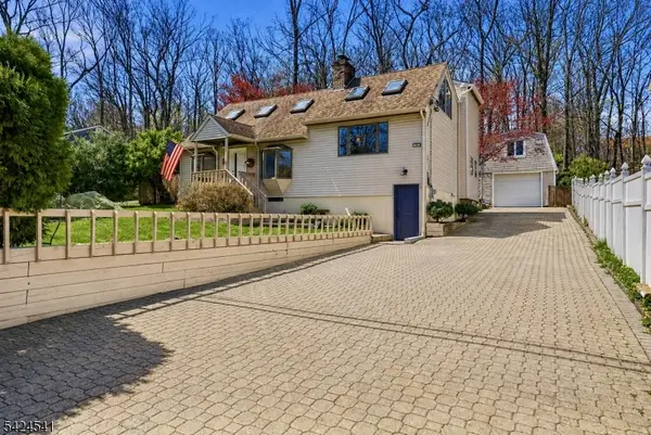 7 Pathfinder Trl, Jefferson Twp., NJ 07885