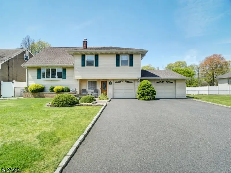 26 Epping Dr, Kenilworth, NJ 07033 - #1