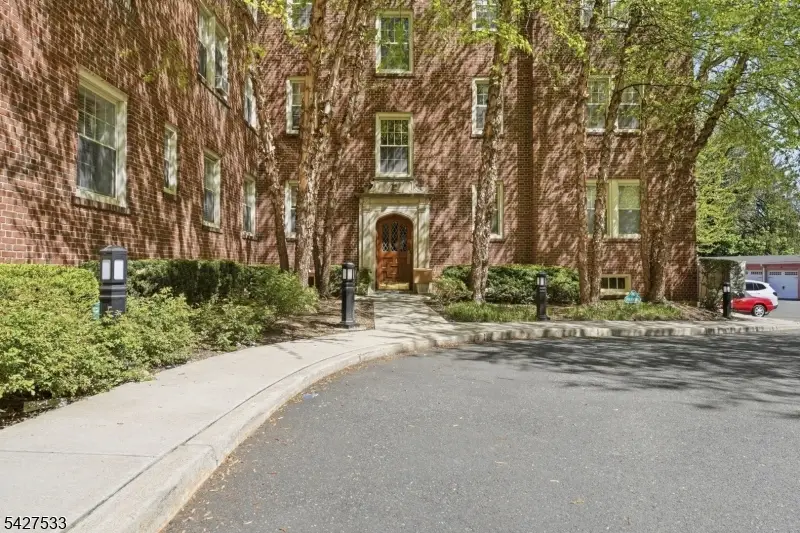 133 Summit Ave #43, Summit, NJ 07901 - #2