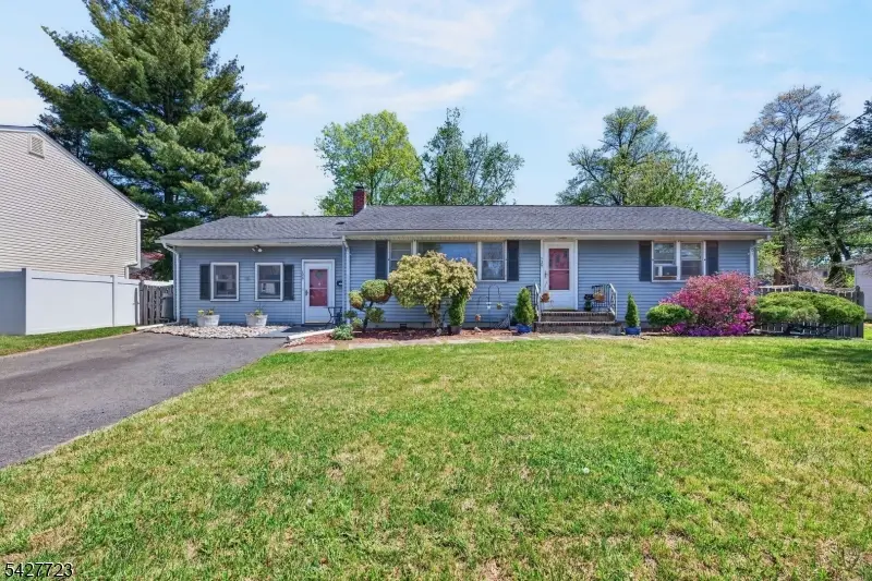 126 Jay Pl, Middlesex, NJ 08846 - #1