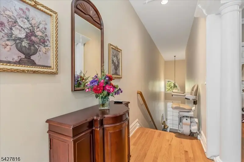 29 Schmidt Cir, Watchung, NJ 07069 - #3