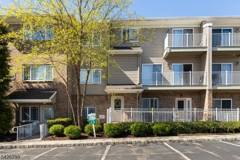 43 Manchester Ct, Kinnelon, NJ 07405 - #1