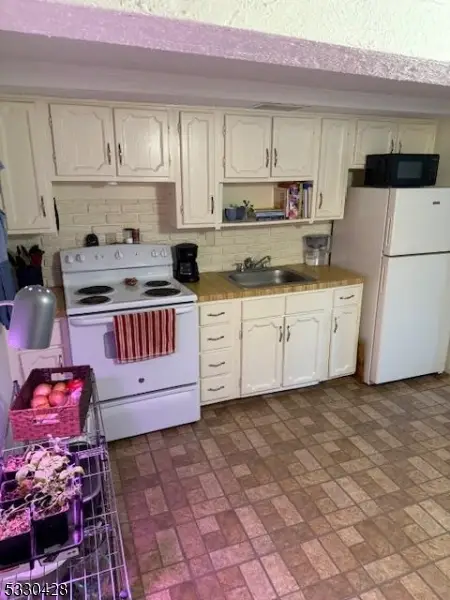 632 Brooklyn Mountain Rd, Hopatcong, NJ 07843 - #3