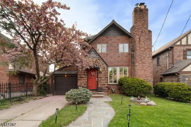 16 Summit Rd, Clifton, NJ 07012 - #1