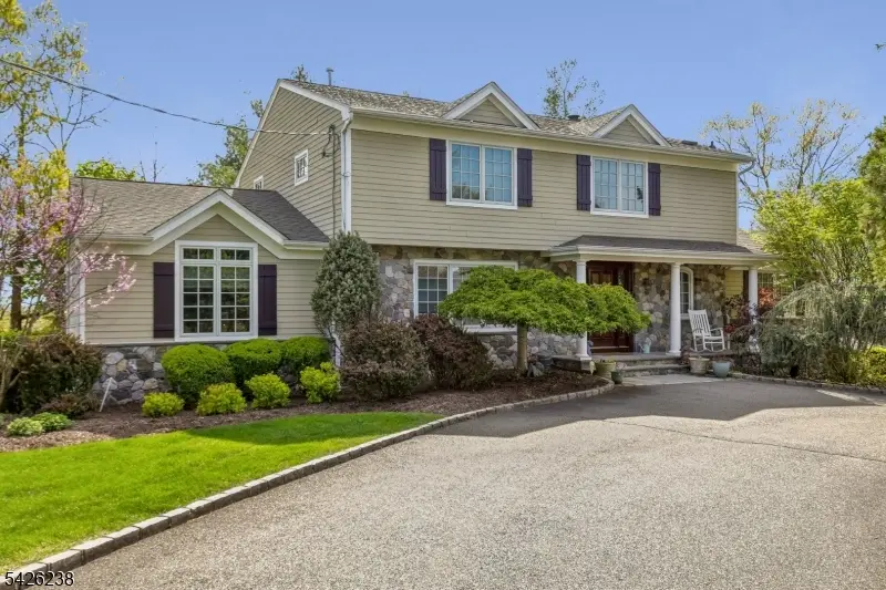 65 Rockledge Dr, Livingston, NJ 07039 - #3