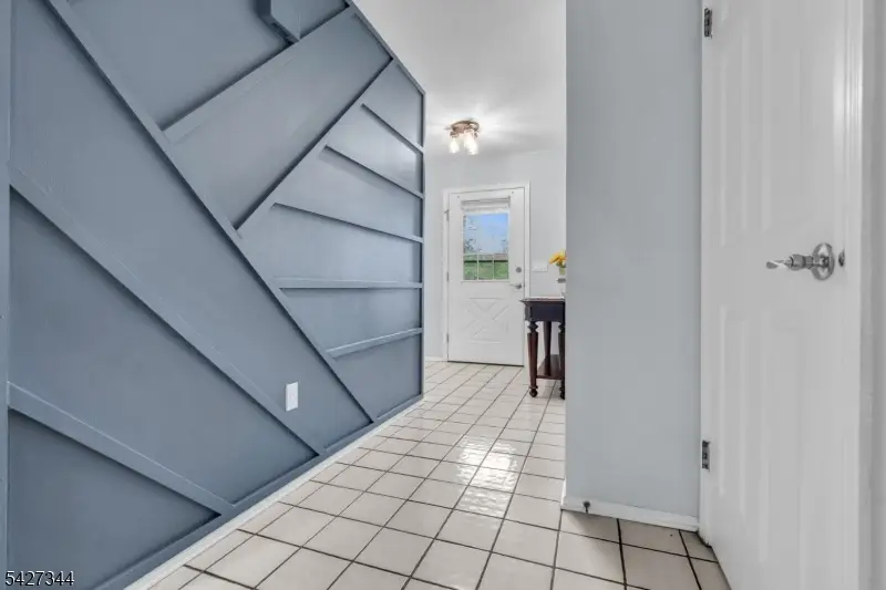 27 Manor Dr, Hillsborough, NJ 08844 - #3