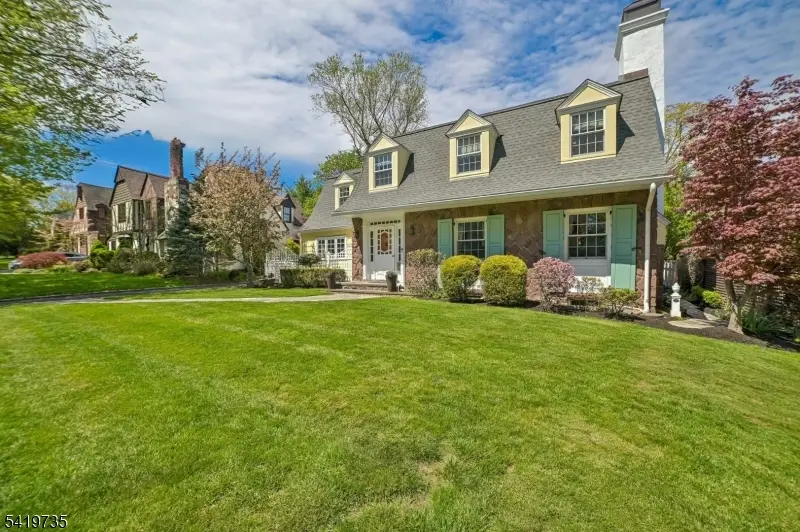 11 Hawthorne Road, Millburn, NJ 07078 - #1