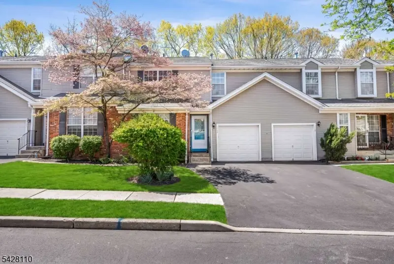 150 Nantwich Ct, Franklin, NJ 08873 - #1