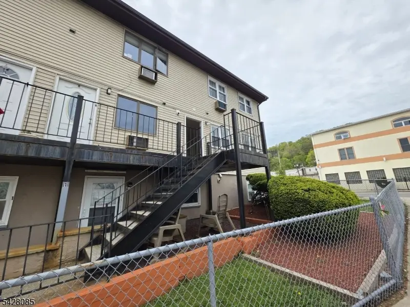 583 Main St #9, Paterson, NJ 07503 - #2