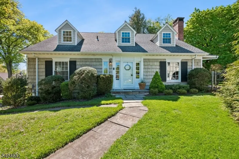9 Overlook Terr, Millburn, NJ 07078 - #2