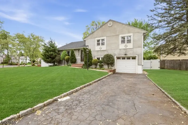 721 Beechwood Rd, Linden, NJ 07036 - #3