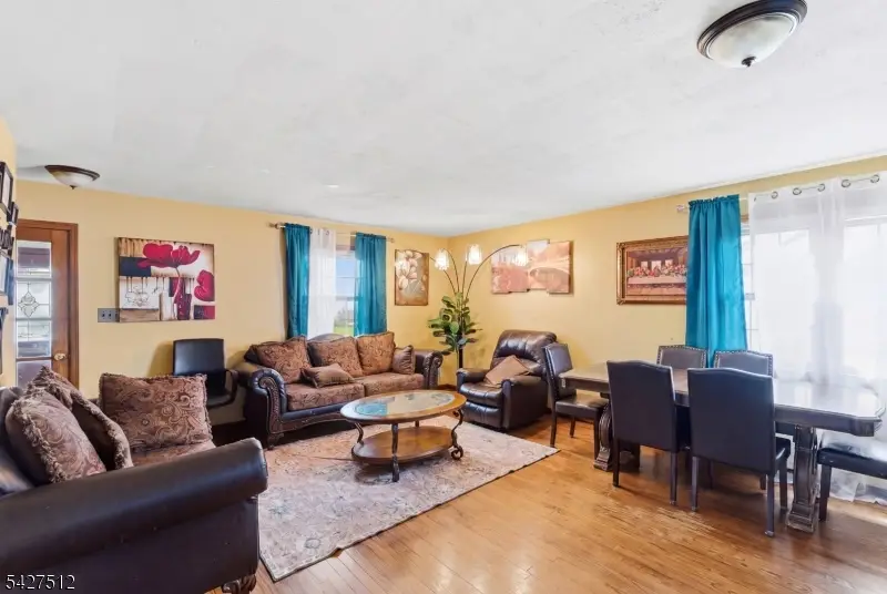 2 Oakwood Pl, North Brunswick, NJ 08902 - #2