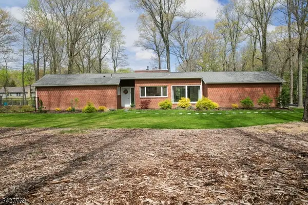 2 Puddingstone Rd, Parsippany-Troy Hills Twp., NJ 07054