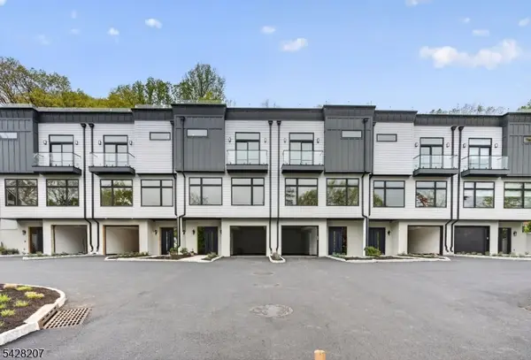 522 Valley Rd #2, Clifton City, NJ 07013