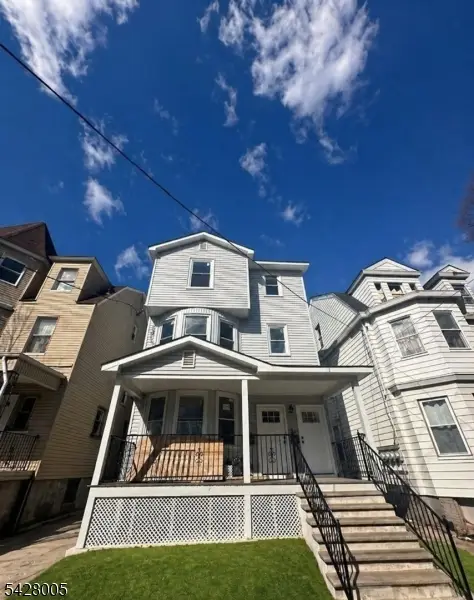 105 S 7th St, Newark City, NJ 07107