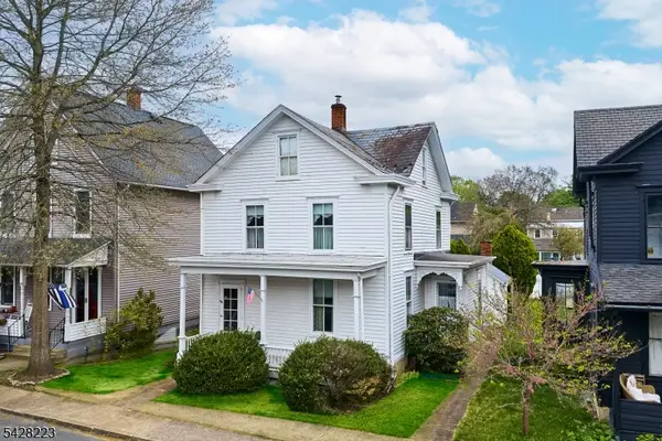20 Maple St, Milford Boro, NJ 08848