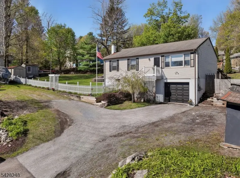 709 Canistear Rd, Highland Lakes, NJ 07422 - #3