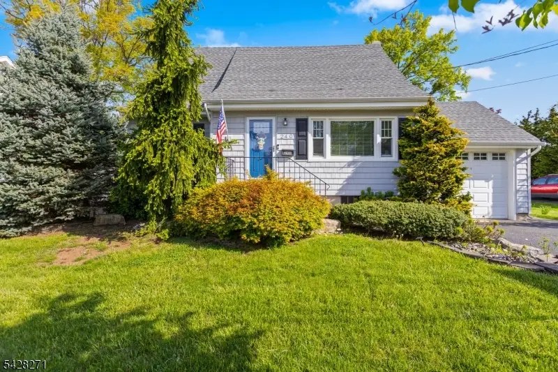 240 Beech Ave, Garwood, NJ 07027 - #2